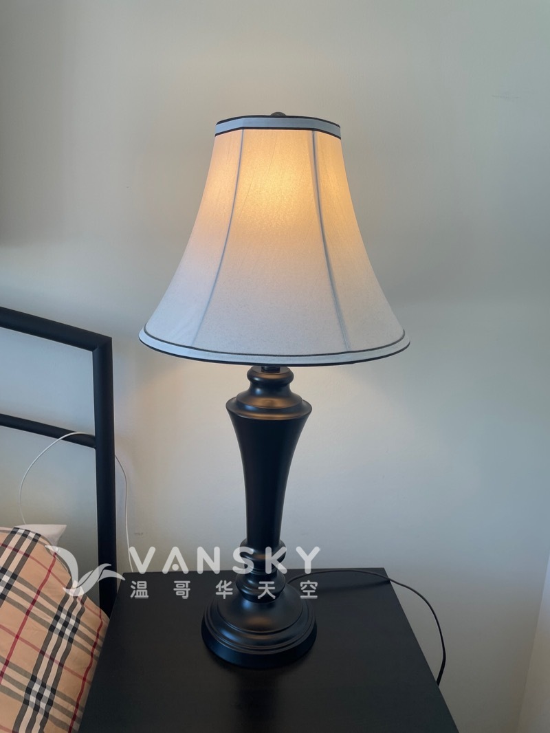 260604120932_Desk lamp.jpeg